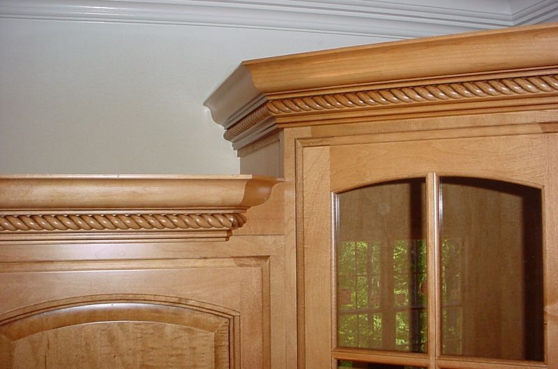 crown transitions for corner cabinets