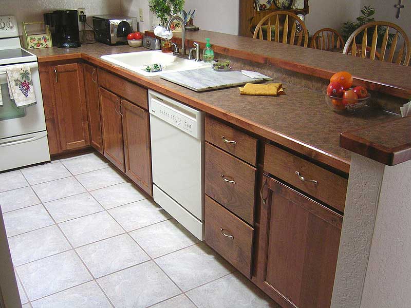 Wood Edge Detail For A Laminate Countertop