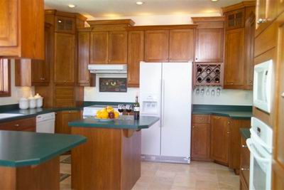 Crown Molding With Staggered Cabinets